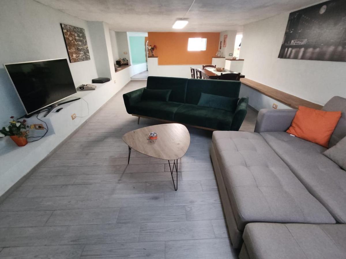 Lorna House Apartment Tortolì Екстериор снимка