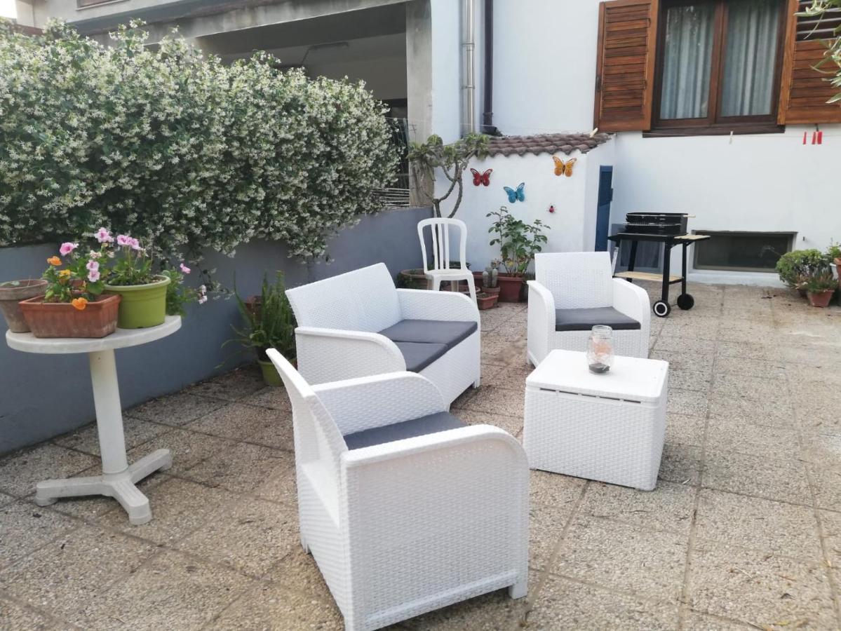 Lorna House Apartment Tortolì Екстериор снимка